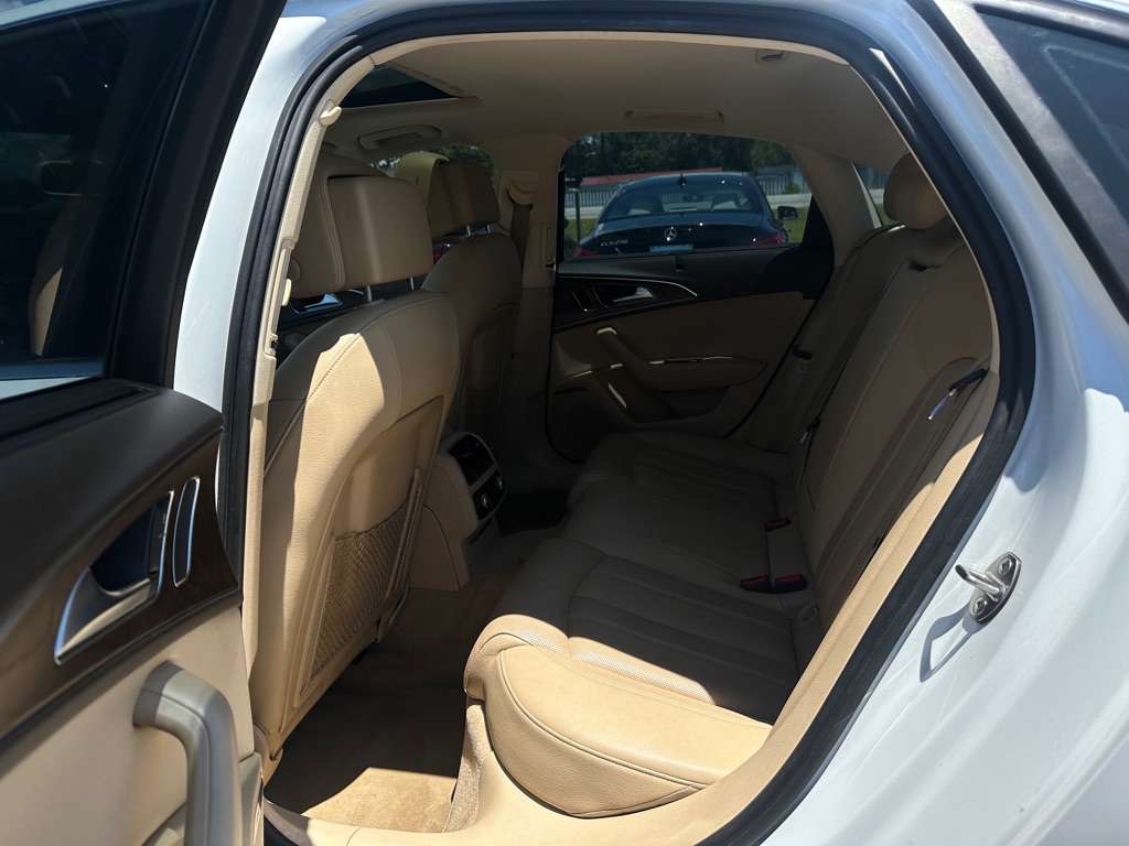 Photo 13 of this AUDI A6