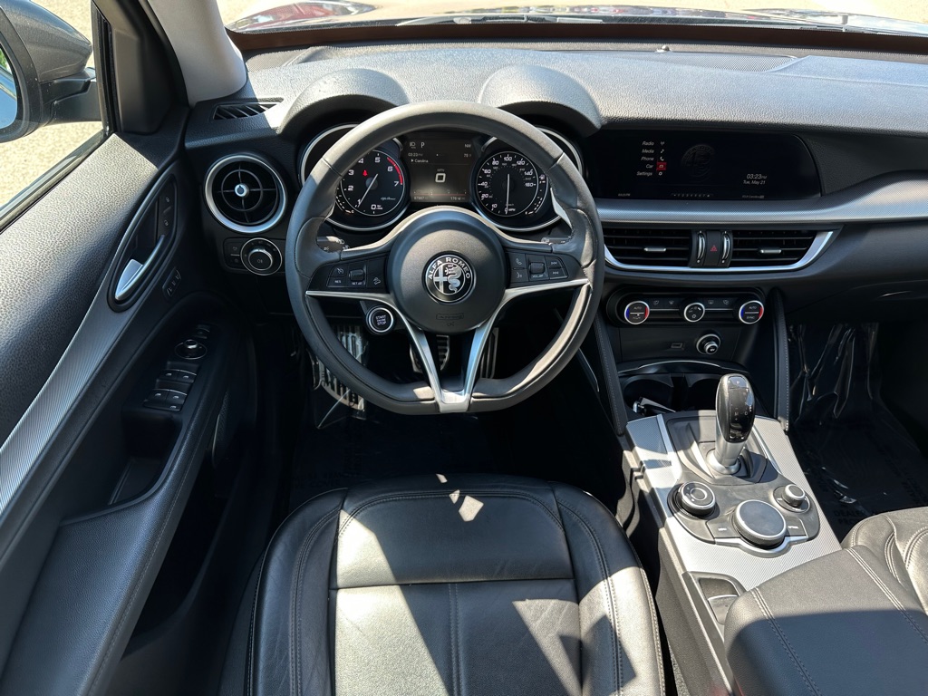 Photo 14 of this ALFA ROMEO STELVIO