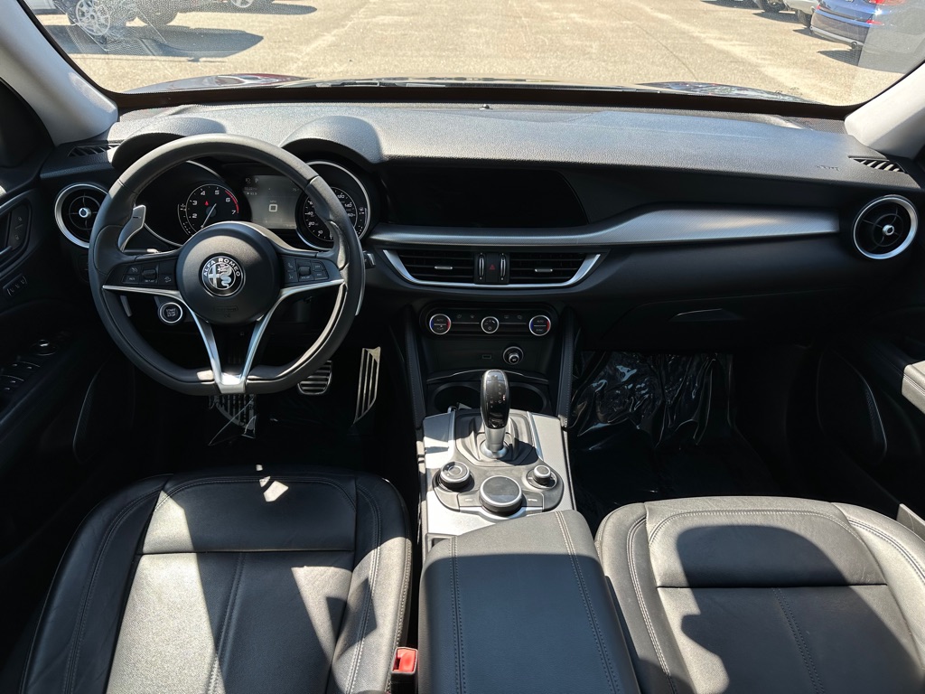 Photo 13 of this ALFA ROMEO STELVIO
