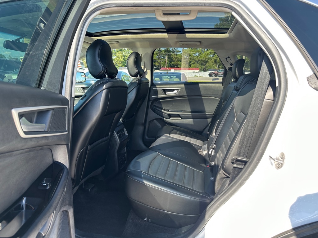 Photo 11 of this FORD EDGE