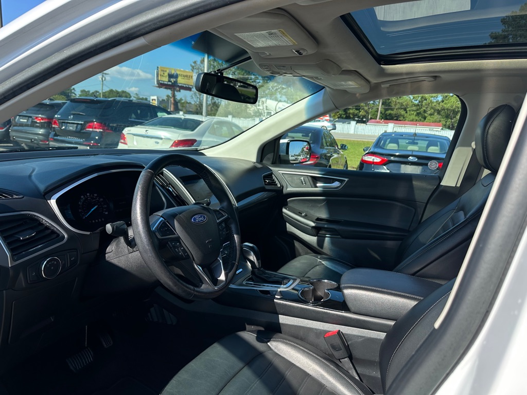 Photo 10 of this FORD EDGE