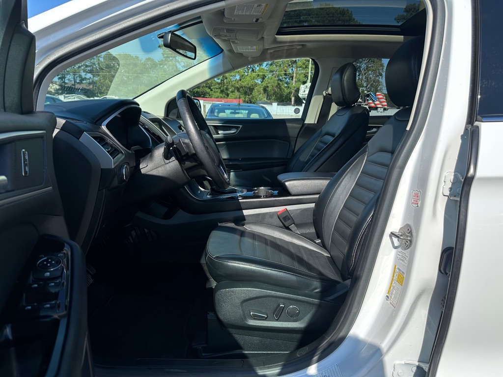 Photo 9 of this FORD EDGE