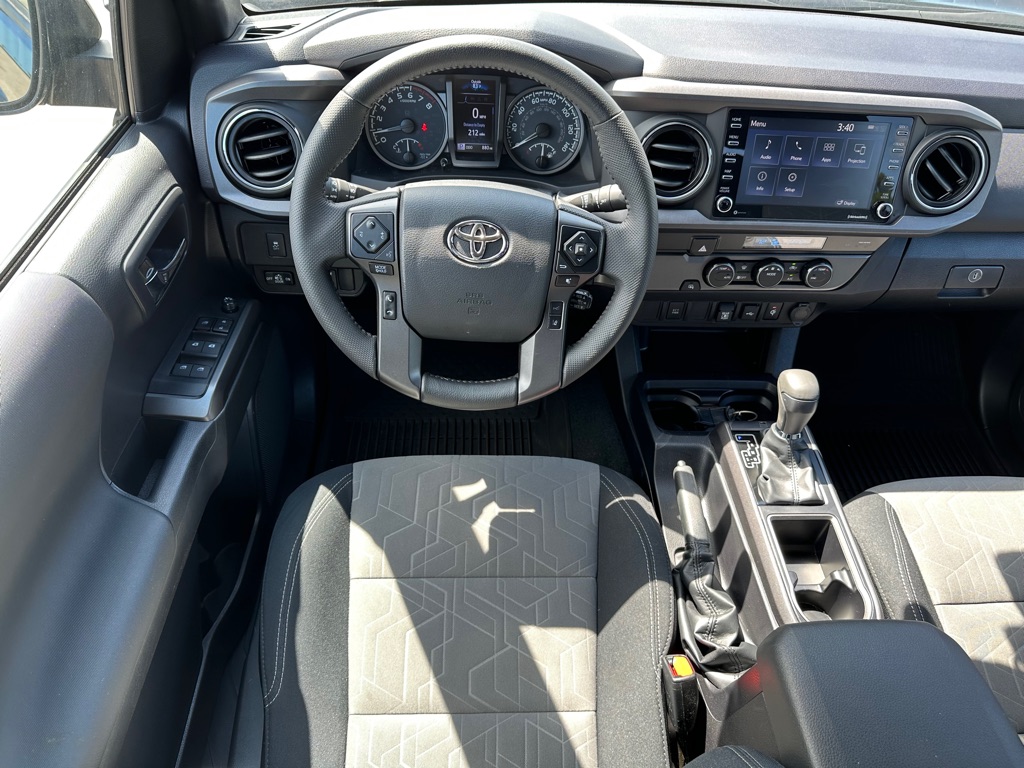 Photo 13 of this TOYOTA TACOMA