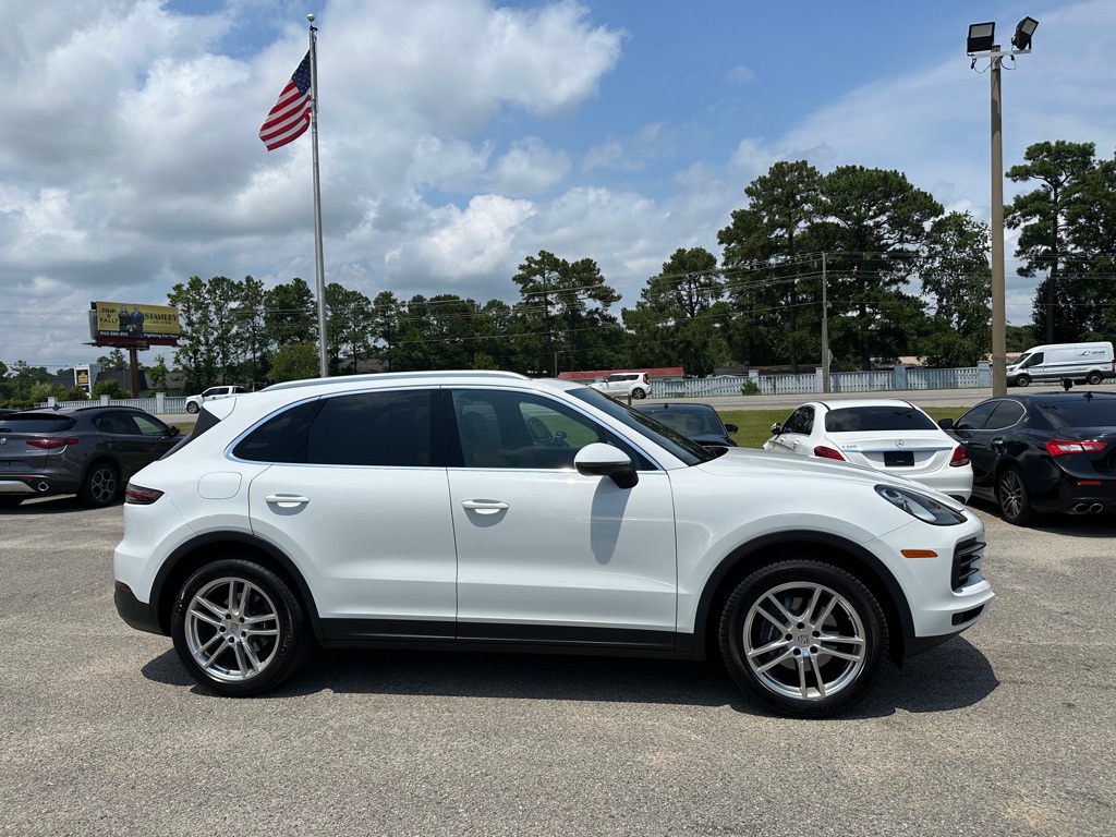 Photo 4 of this PORSCHE CAYENNE