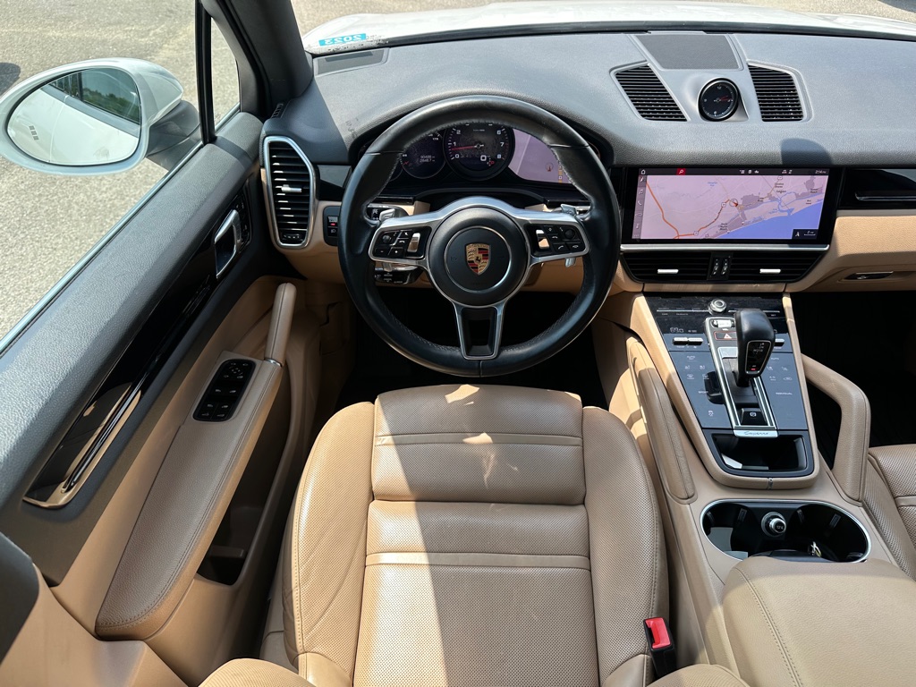 Photo 15 of this PORSCHE CAYENNE