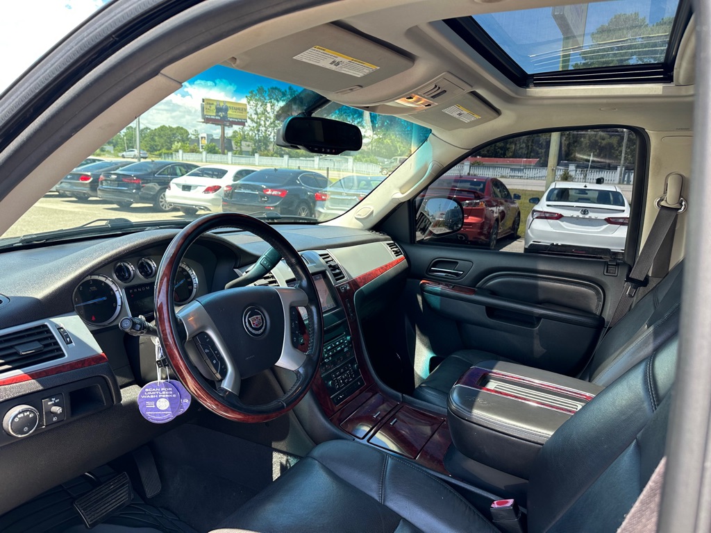 Photo 12 of this CADILLAC ESCALADE