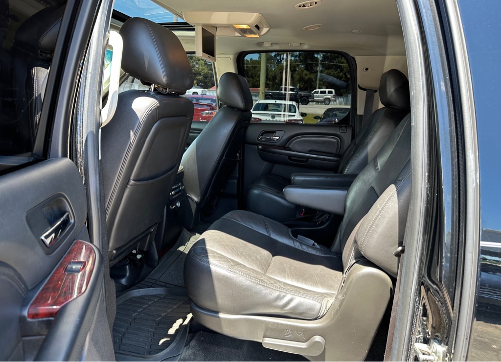 Photo 13 of this CADILLAC ESCALADE