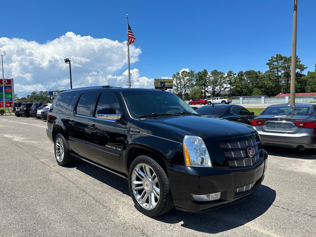 Photo 2 of this CADILLAC ESCALADE