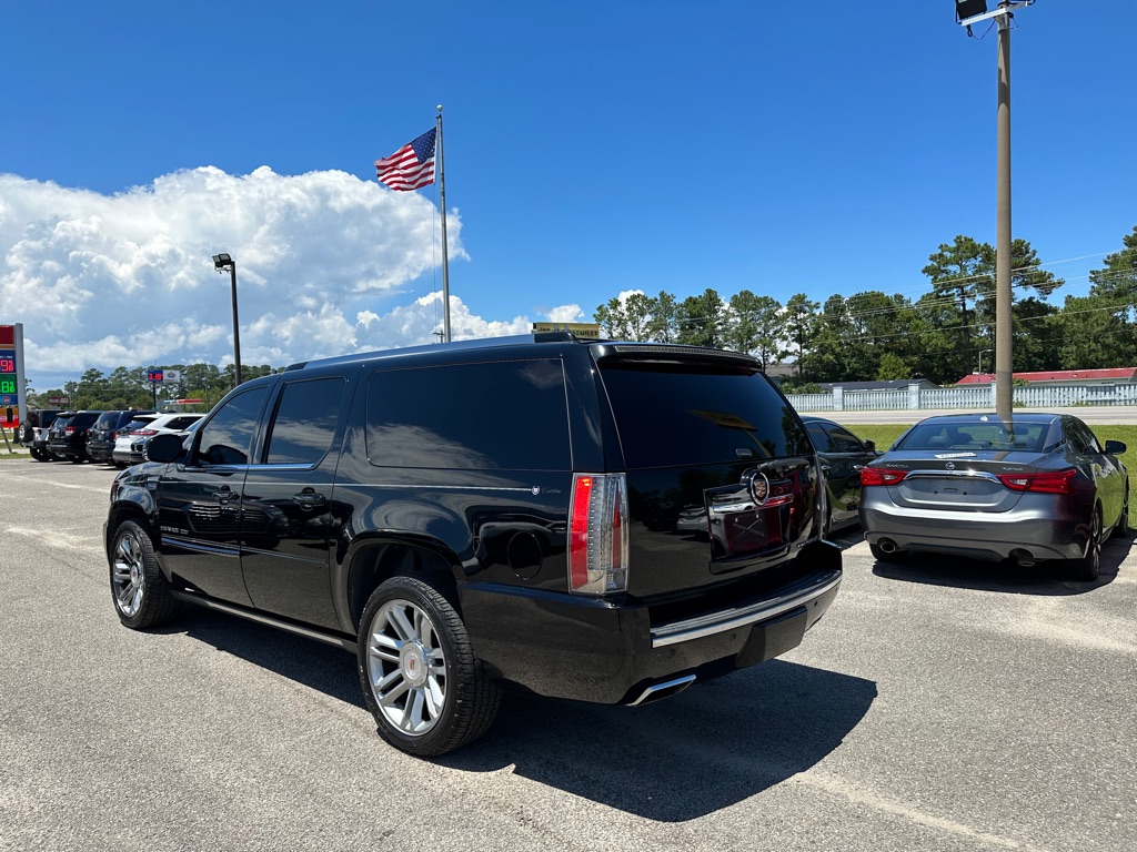 Photo 6 of this CADILLAC ESCALADE