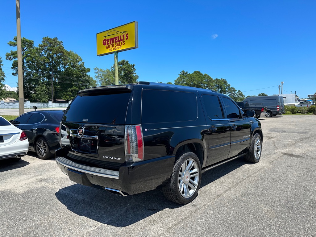 Photo 4 of this CADILLAC ESCALADE
