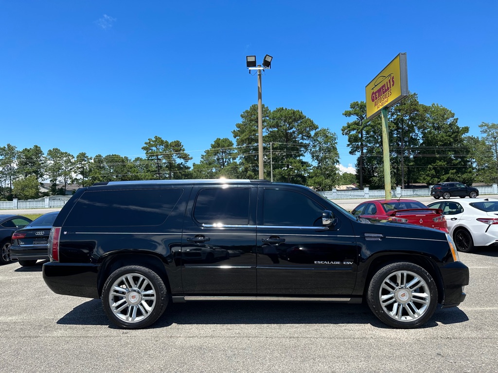 Photo 3 of this CADILLAC ESCALADE