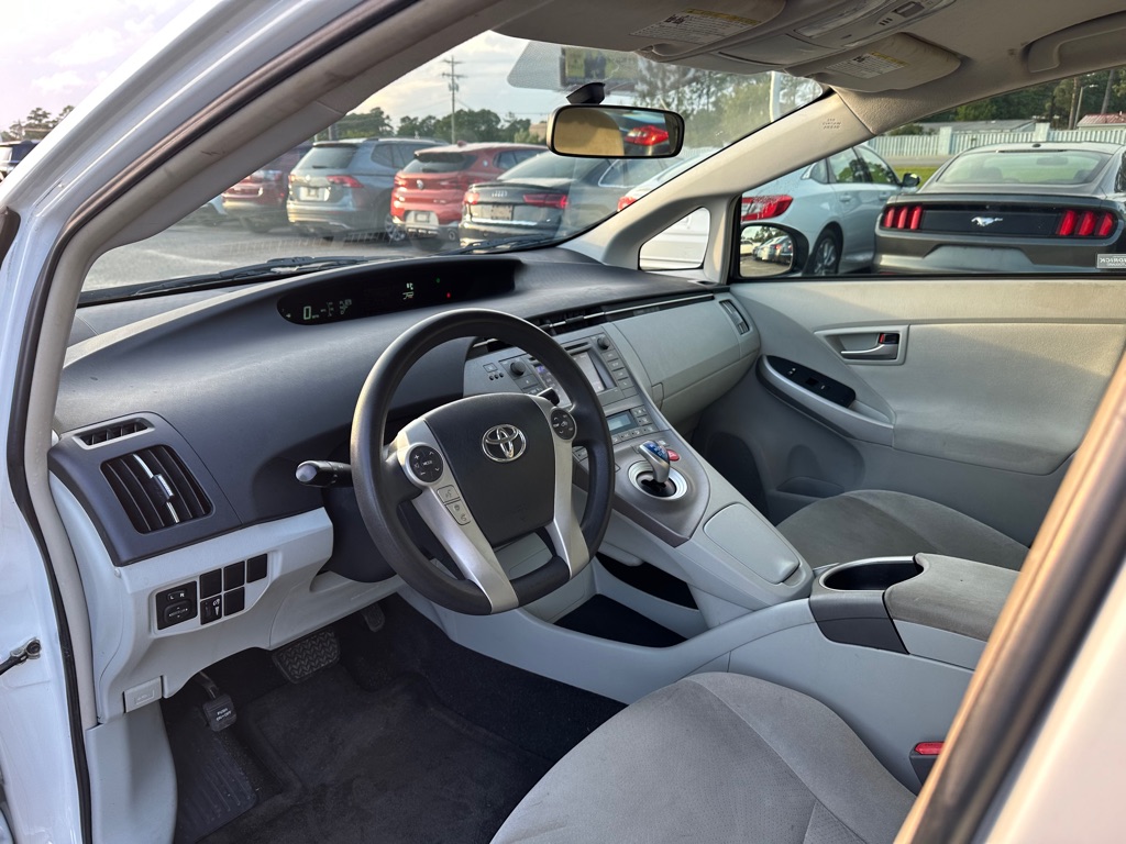 Photo 12 of this TOYOTA PRIUS