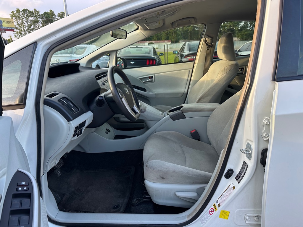 Photo 13 of this TOYOTA PRIUS