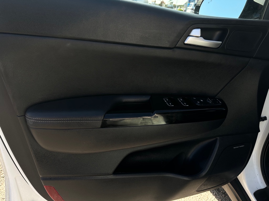 Photo 10 of this KIA SPORTAGE