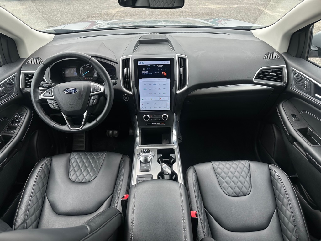 Photo 15 of this FORD EDGE