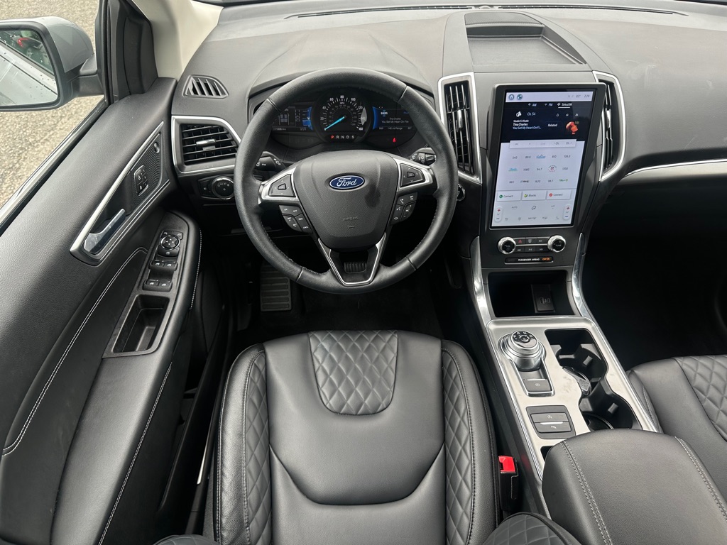 Photo 16 of this FORD EDGE