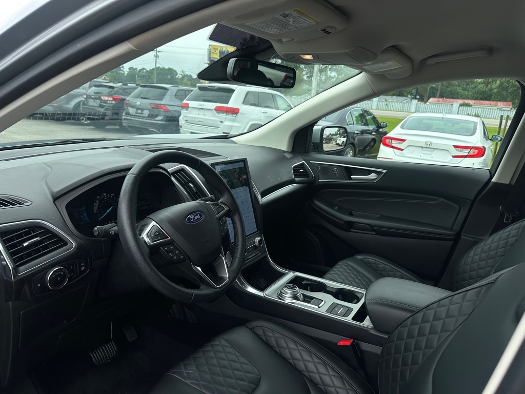 Photo 13 of this FORD EDGE