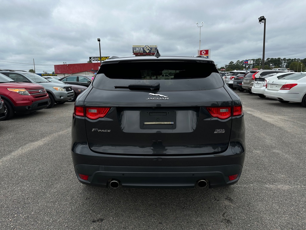 Photo 6 of this JAGUAR F-PACE
