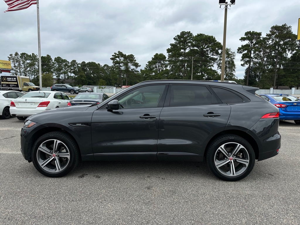 Photo 8 of this JAGUAR F-PACE