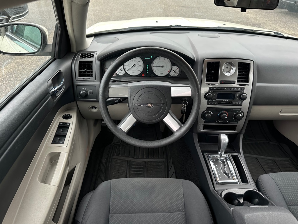 Photo 14 of this CHRYSLER 300