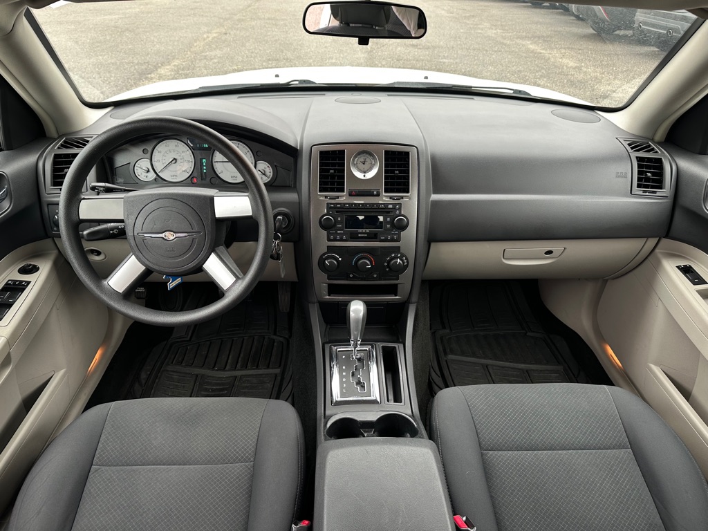 Photo 13 of this CHRYSLER 300