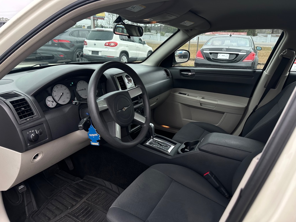 Photo 11 of this CHRYSLER 300