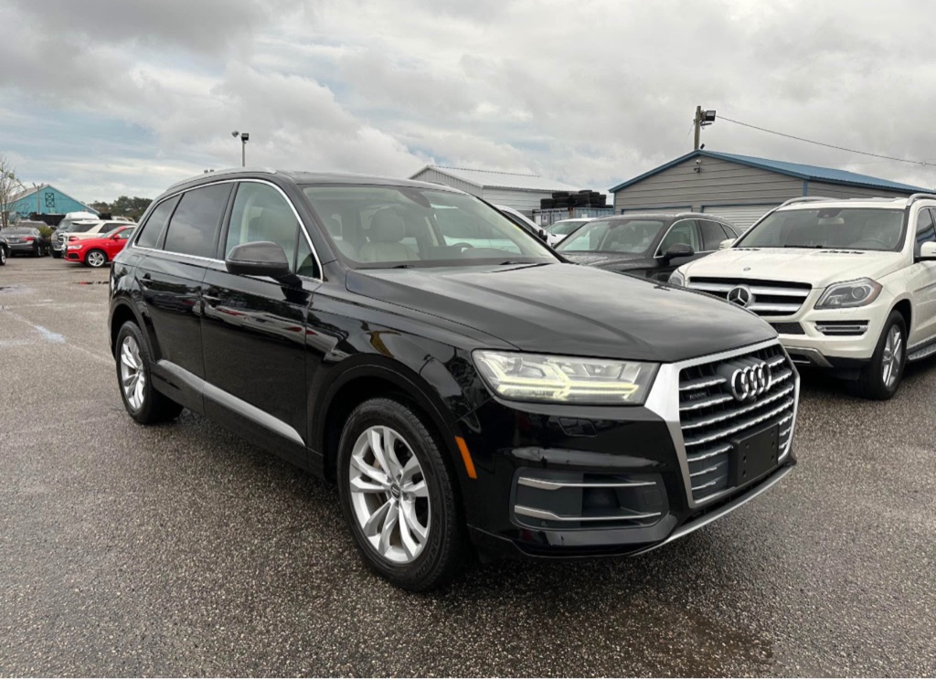 Photo 3 of this AUDI Q7