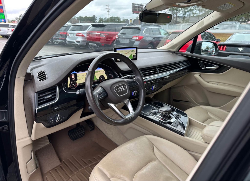 Photo 11 of this AUDI Q7