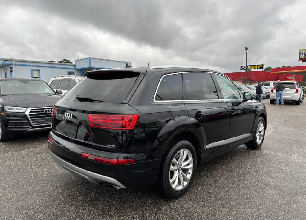 Photo 5 of this AUDI Q7