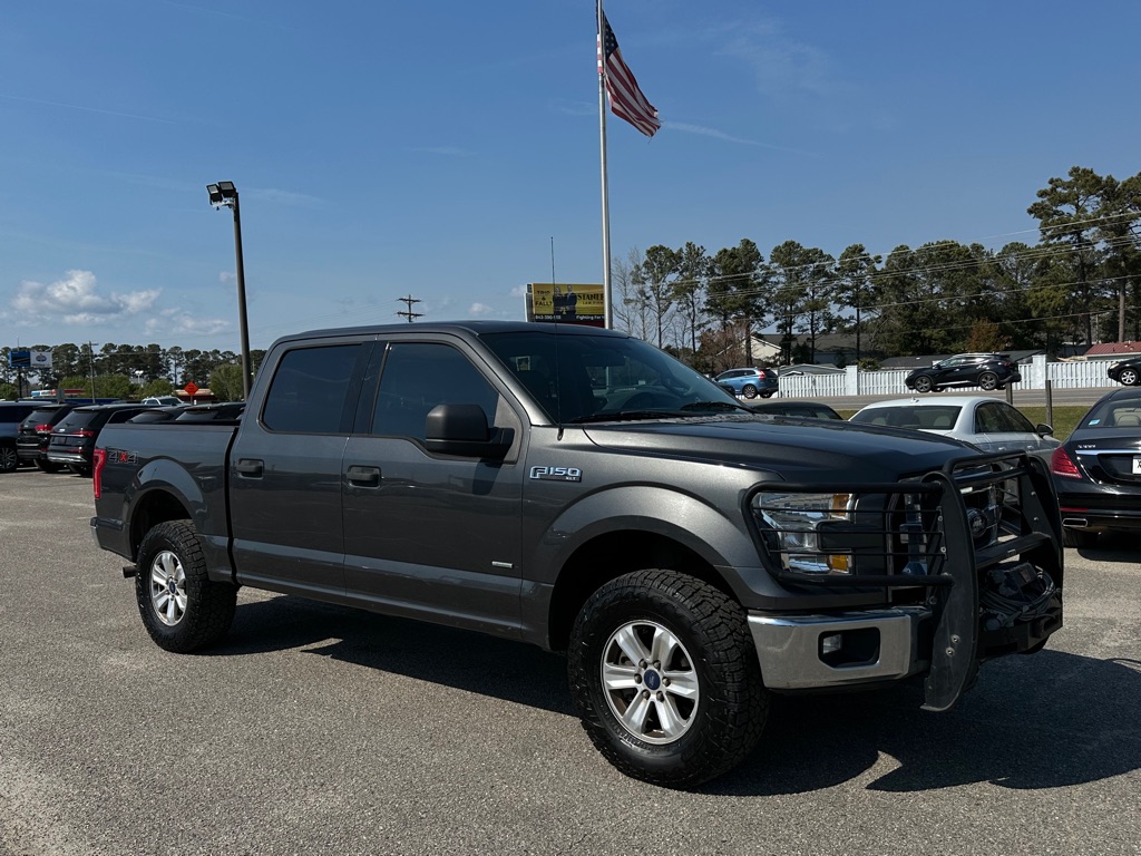 Photo 3 of this FORD F150