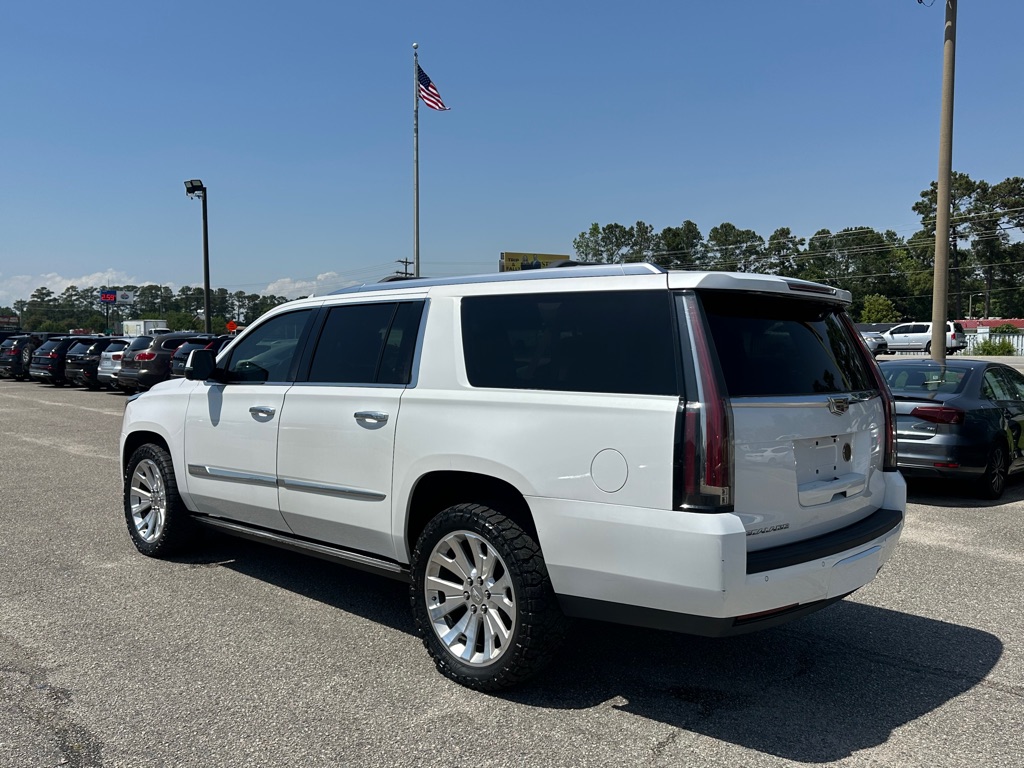 Photo 4 of this CADILLAC ESCALADE