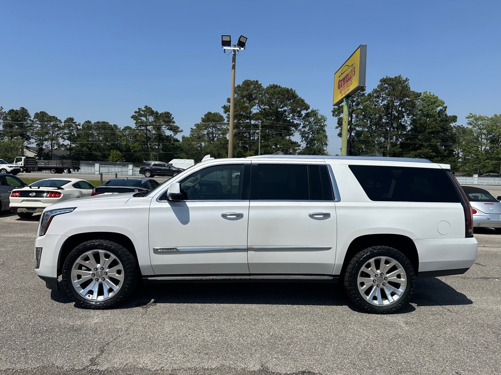 Photo 3 of this CADILLAC ESCALADE