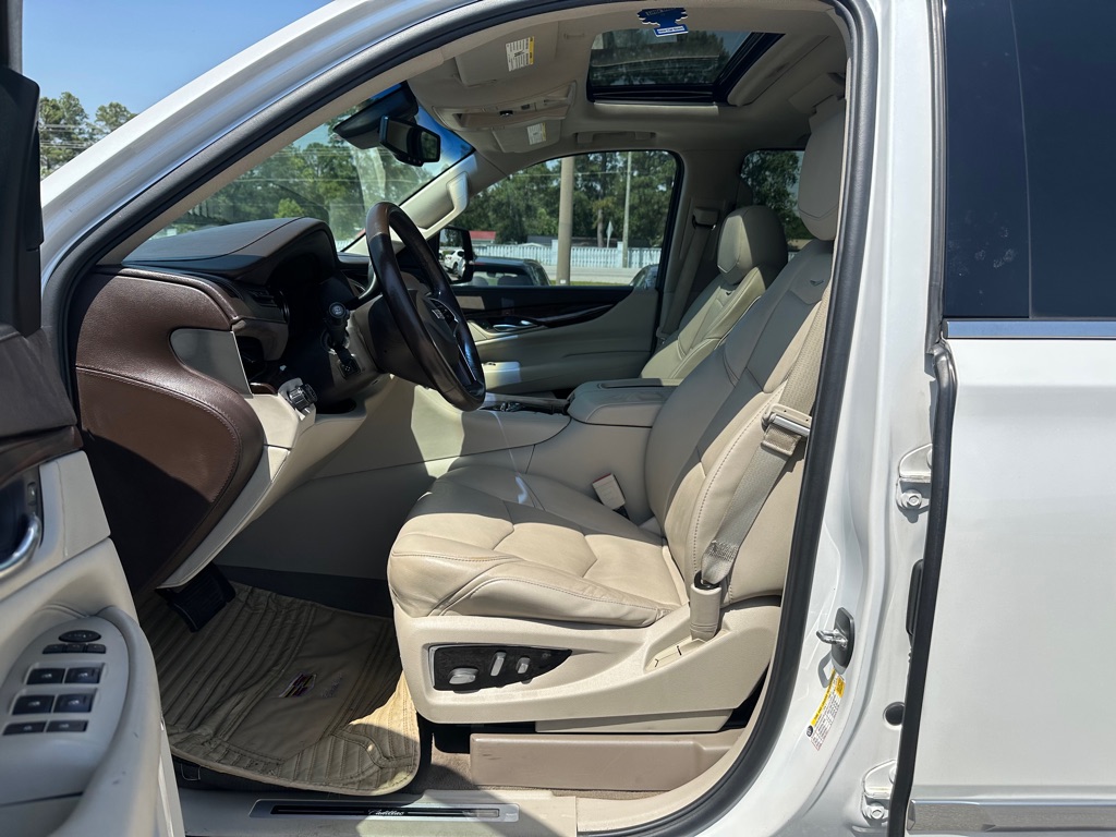 Photo 11 of this CADILLAC ESCALADE