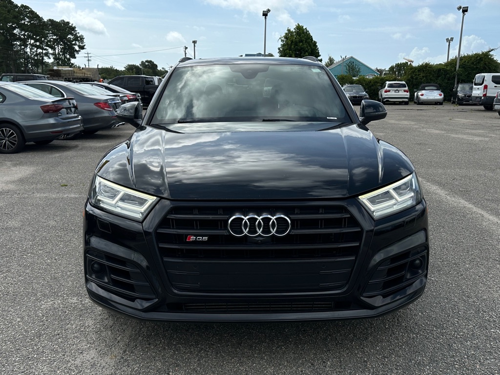 Photo 2 of this AUDI SQ5