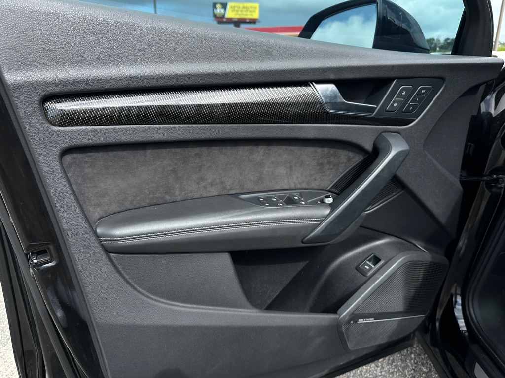 Photo 11 of this AUDI SQ5