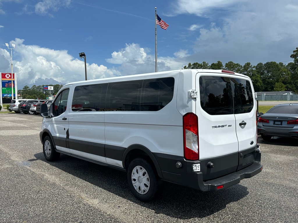 Photo 7 of this FORD TRANSIT
