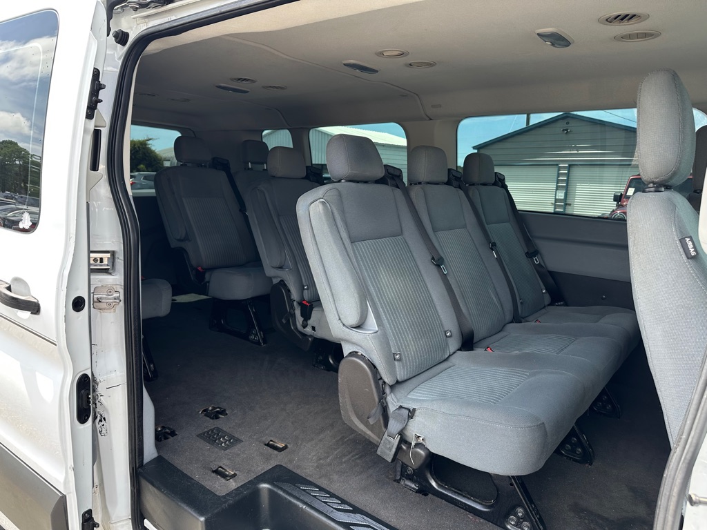 Photo 14 of this FORD TRANSIT