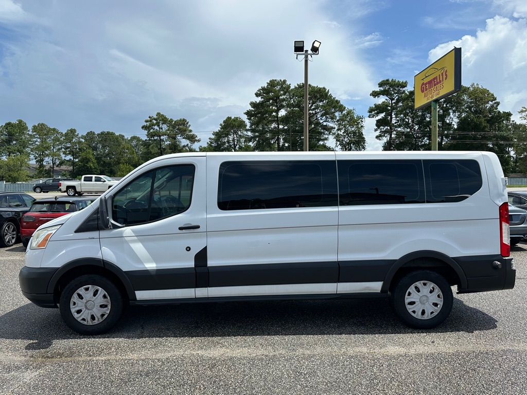 Photo 8 of this FORD TRANSIT