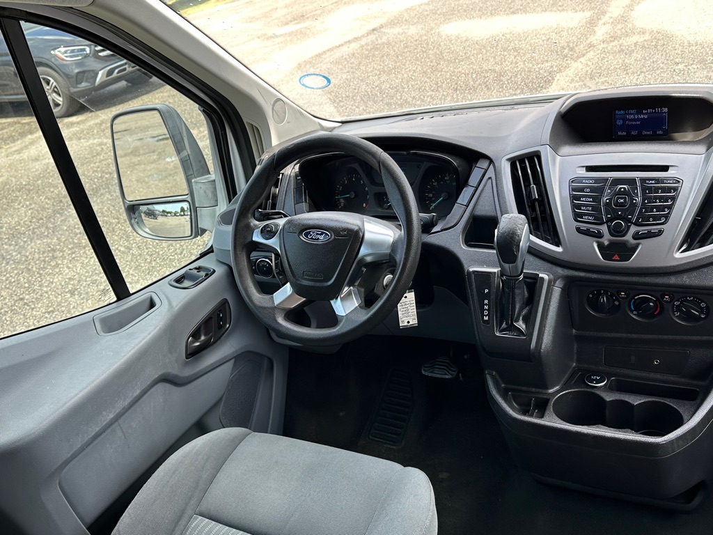 Photo 17 of this FORD TRANSIT