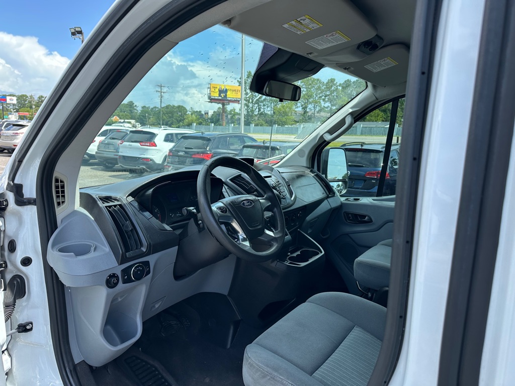 Photo 12 of this FORD TRANSIT
