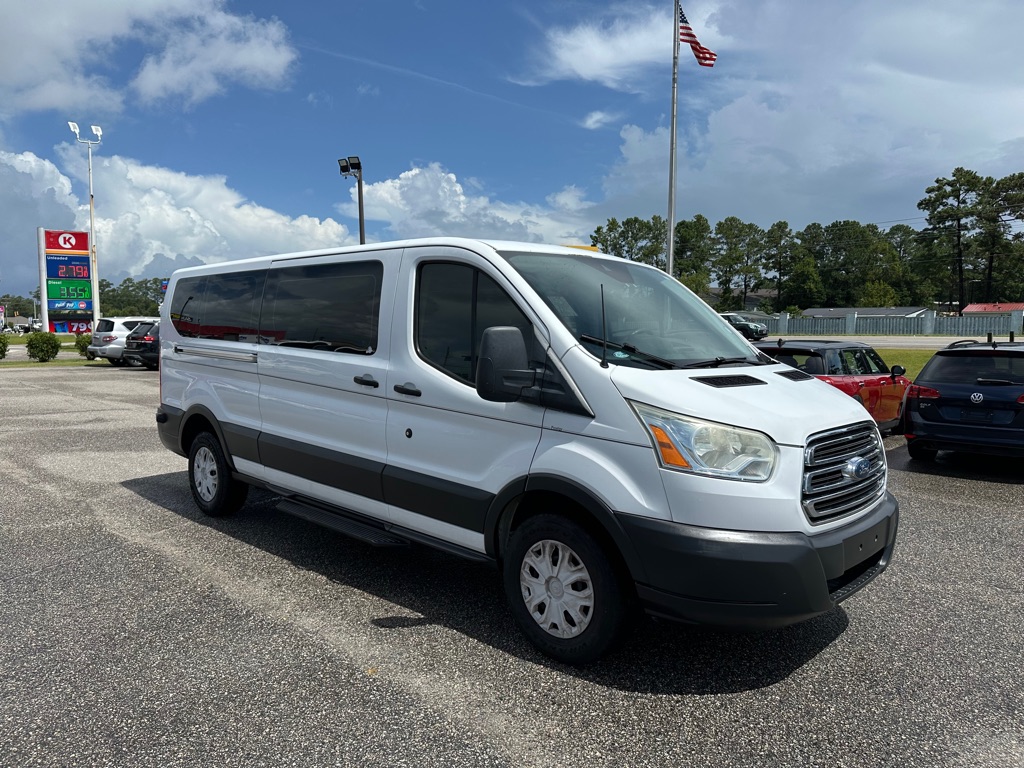 Photo 3 of this FORD TRANSIT
