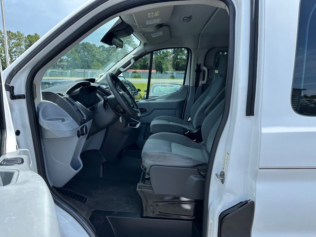 Photo 11 of this FORD TRANSIT