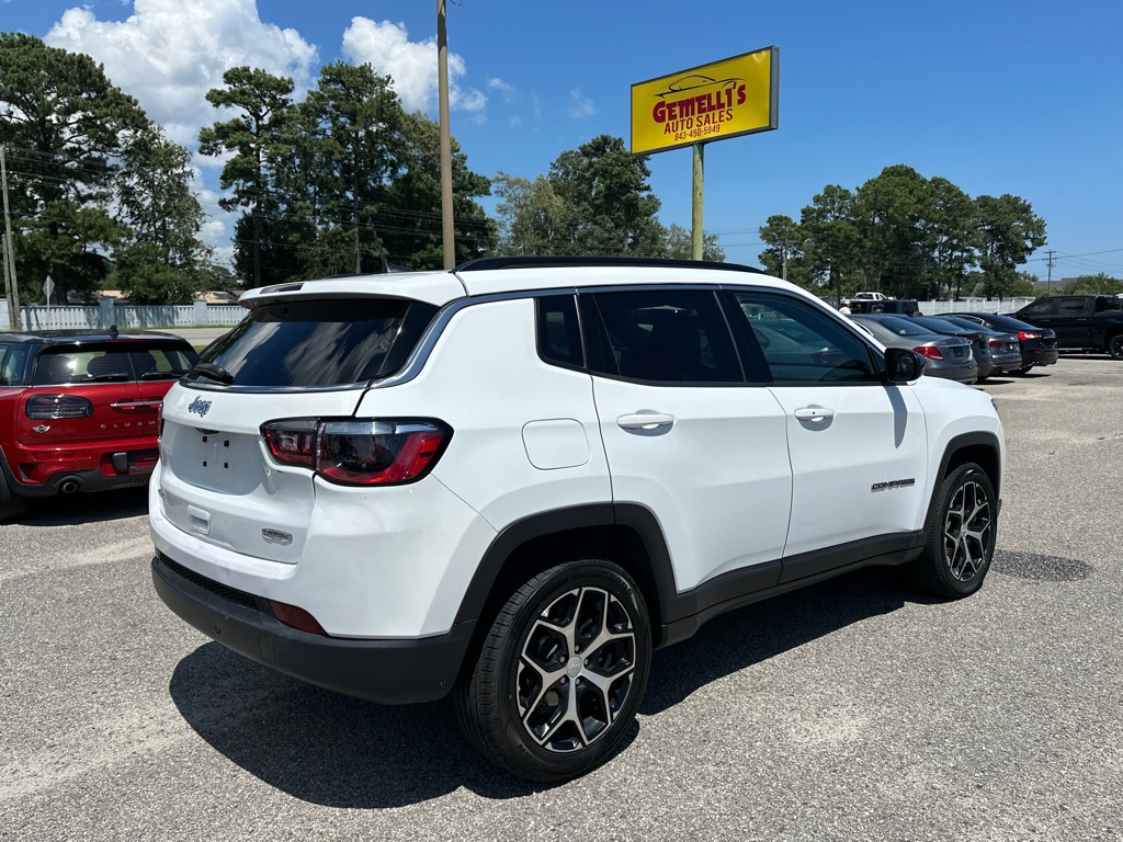 Photo 7 of this JEEP COMPASS