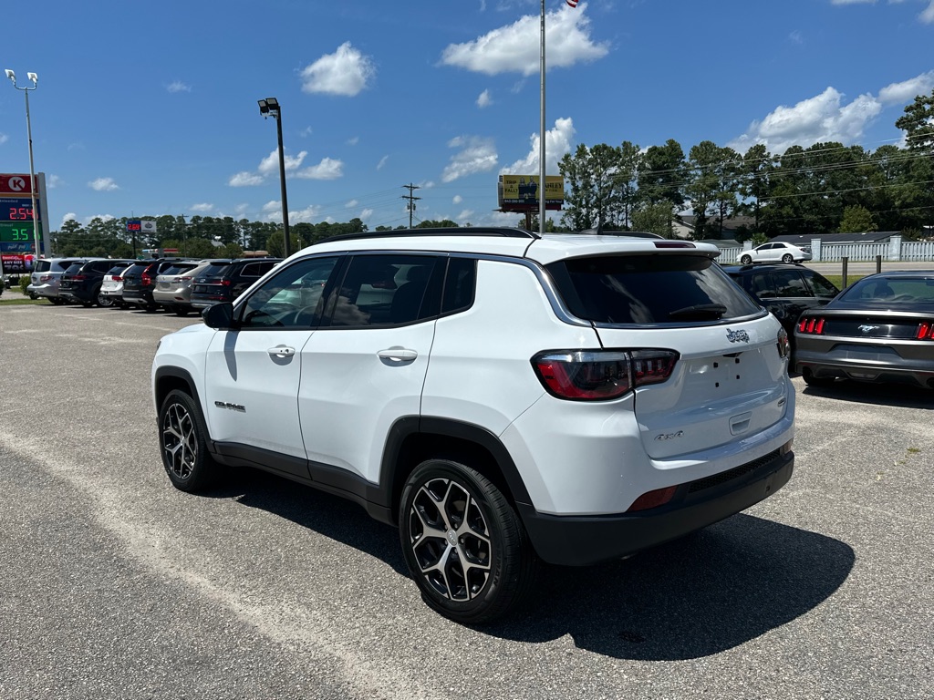 Photo 4 of this JEEP COMPASS