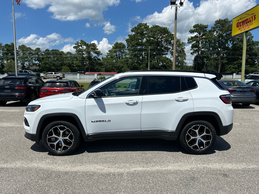 Photo 3 of this JEEP COMPASS