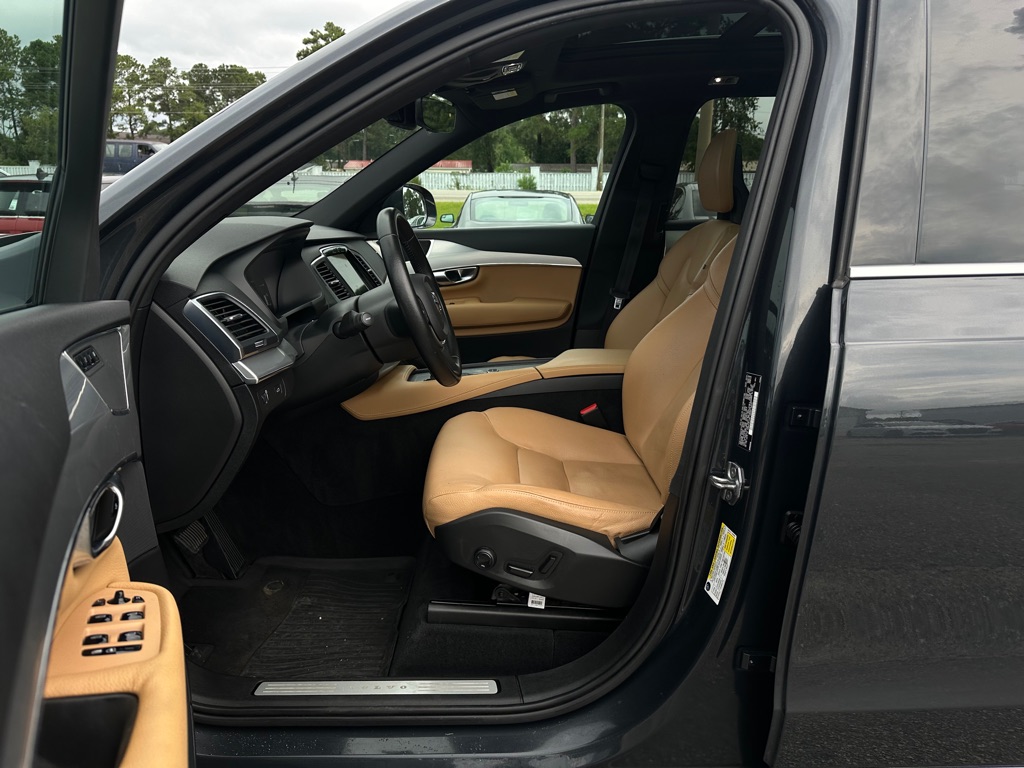Photo 12 of this VOLVO XC90
