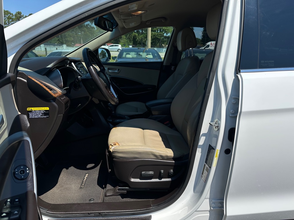 Photo 12 of this HYUNDAI SANTA FE