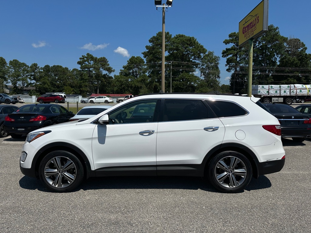 Photo 8 of this HYUNDAI SANTA FE