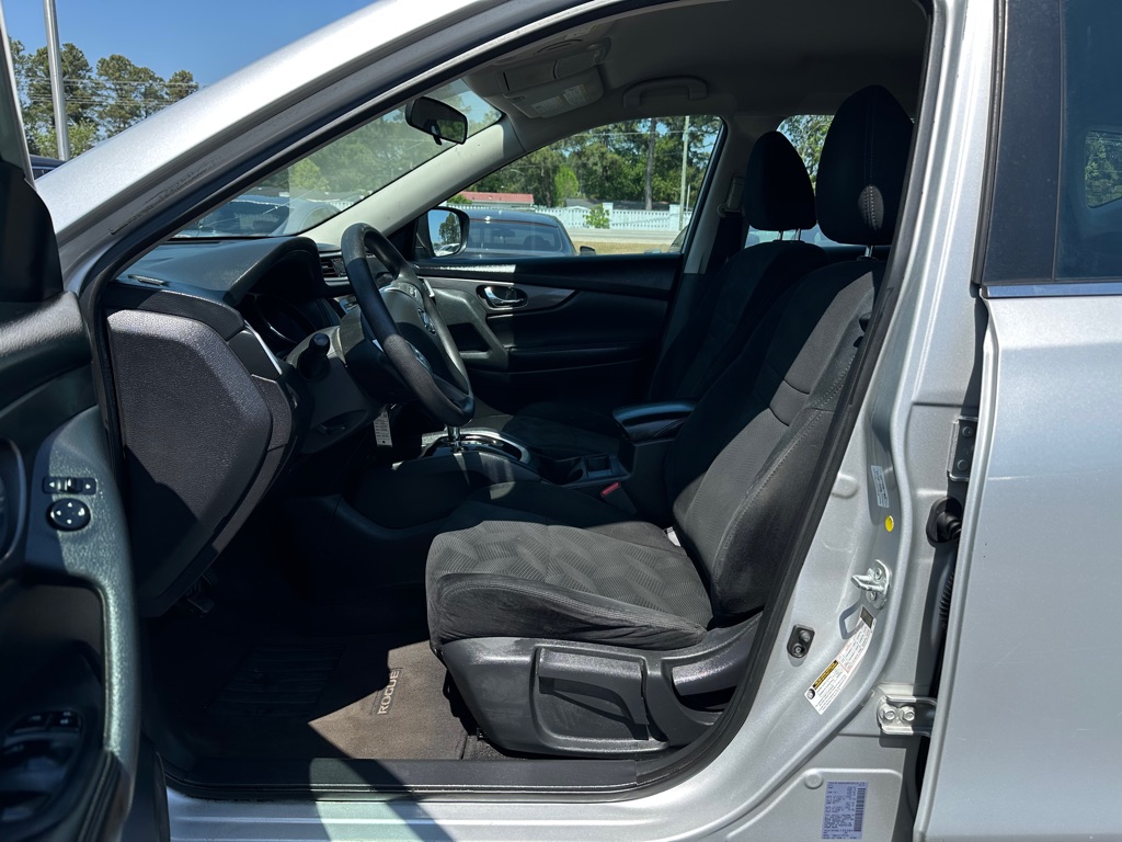 Photo 9 of this NISSAN ROGUE