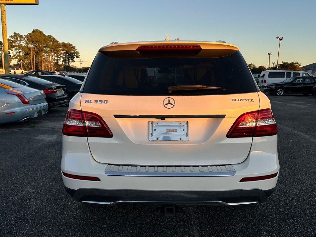 Photo 8 of this MERCEDES-BENZ ML